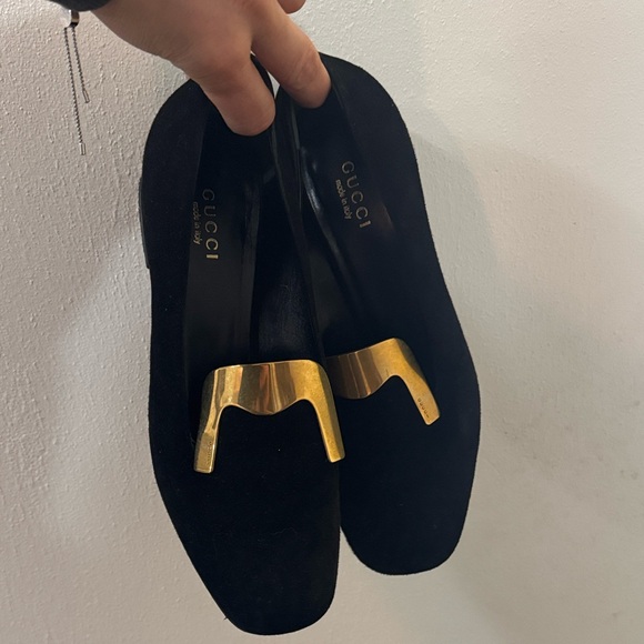 Gucci Black Loafers with Gold Accent - Picture 5 of 7